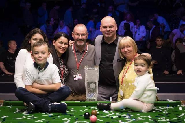 背后的深厚 背后的深厚